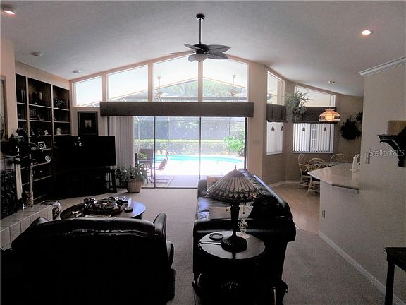 3rd image of 463 Longmeadow Ln