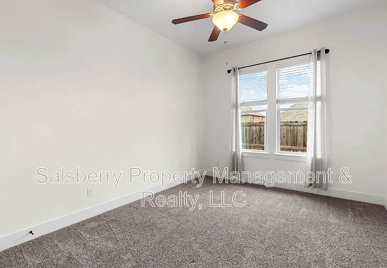 121 Cedar Ln — Photo 22