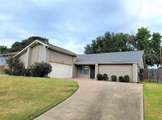 213 Springridge Ln, Euless, TX 76039