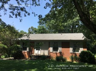 48 Starmount Dr, Asheville, NC 28806