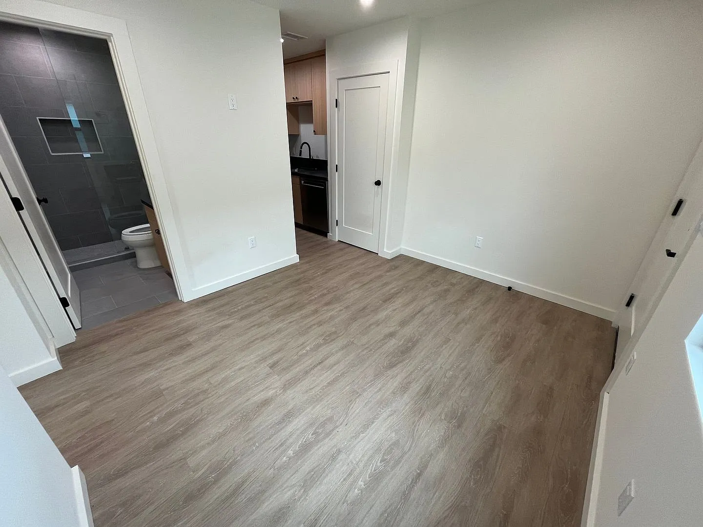 Newly Remodeled 2 Bed 1 Bath Unit in PB — Photo 4