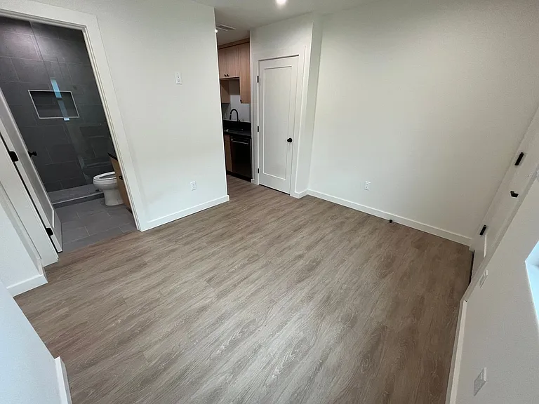 Newly Remodeled 2 Bed 1 Bath Unit in PB — Photo 4