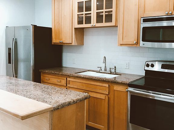 5th image of 2129 NW 75th St #E