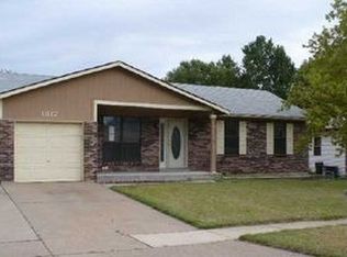 1317 Aspen Woods Dr, Saint Louis, MO 63138