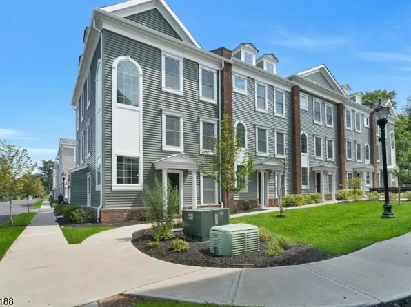62 Parkside Ln, Teaneck, NJ 07666
