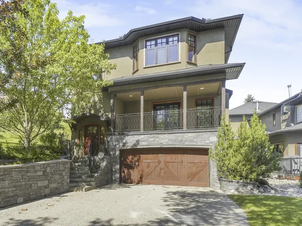 9404 100a Ave NW, Edmonton, AB T5H 4S2