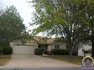 3916 SW Nottingham Rd, Topeka, KS 66610