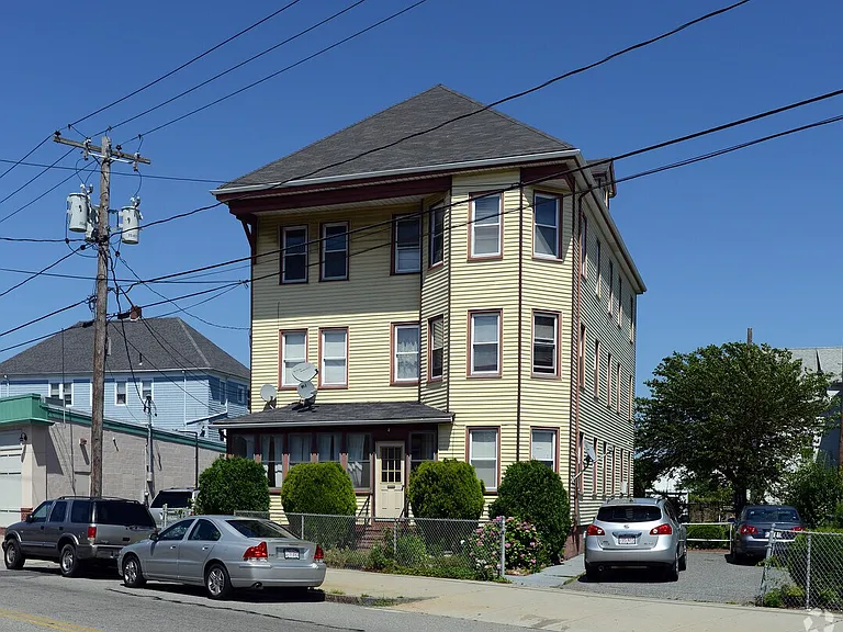 418 Belleville Ave #2N — Photo 9