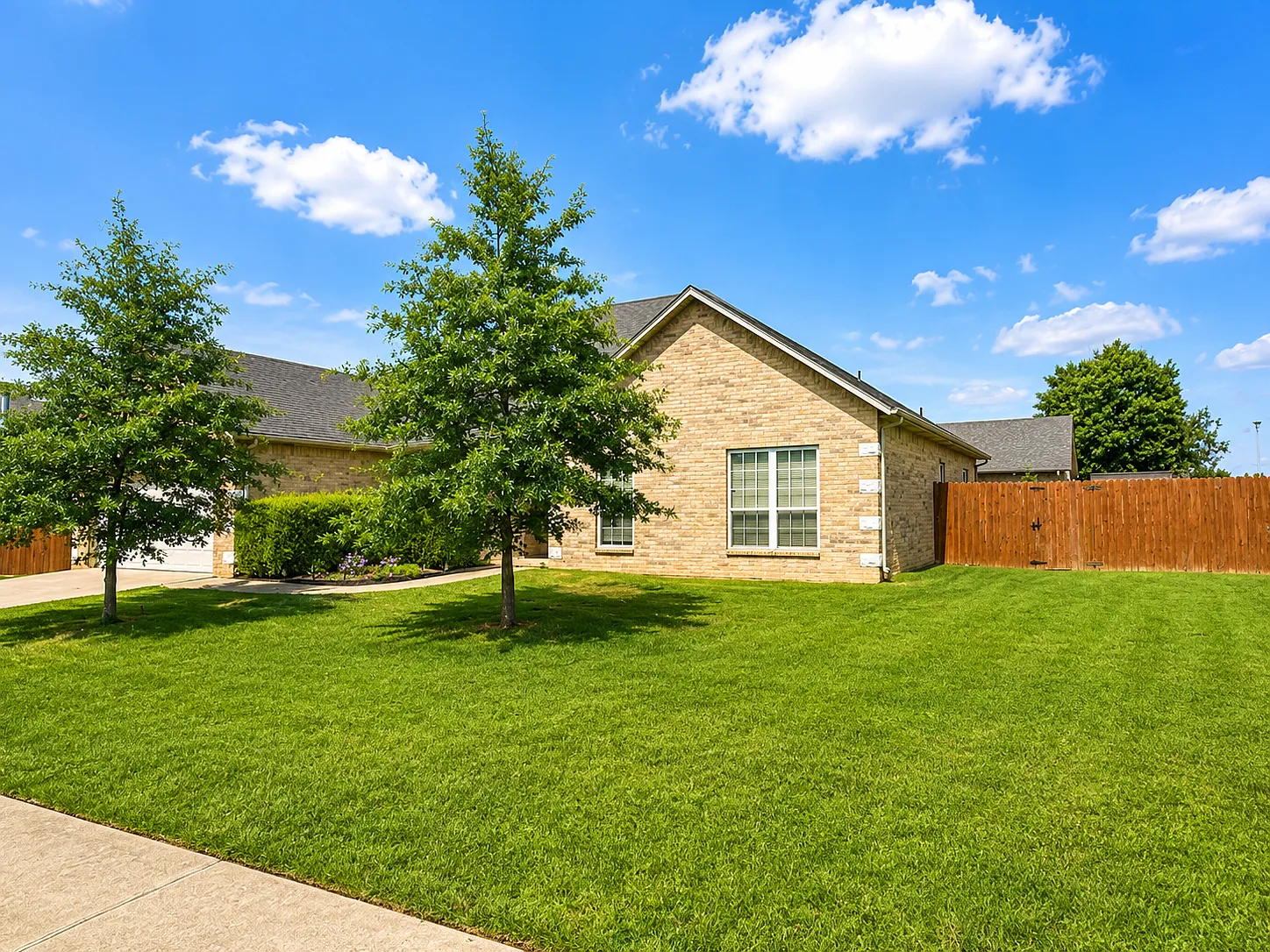 4 bed, 2253 sqft, $2,500 — Photo 3