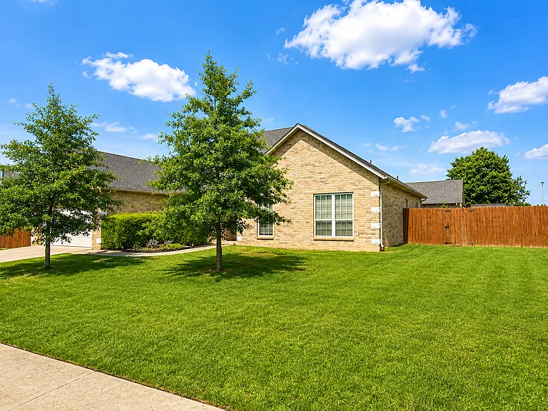 3803 Huckleberry St — Photo 3