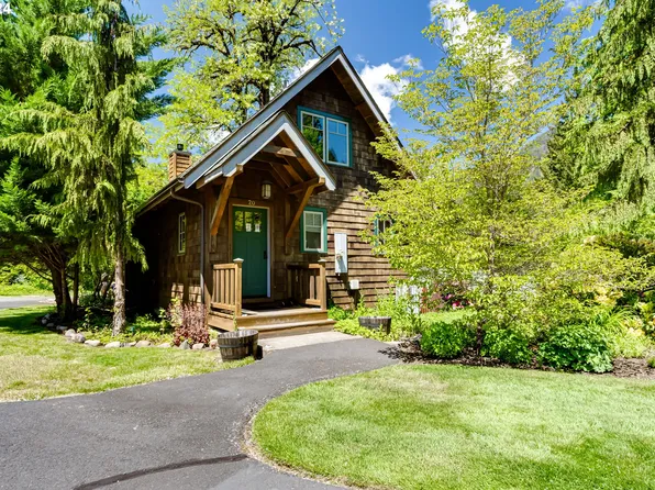 56483 McKenzie Hwy, Blue River, OR 97413