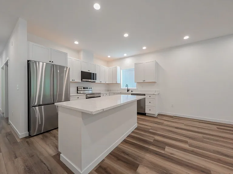 1525 114th St NE — Photo 3