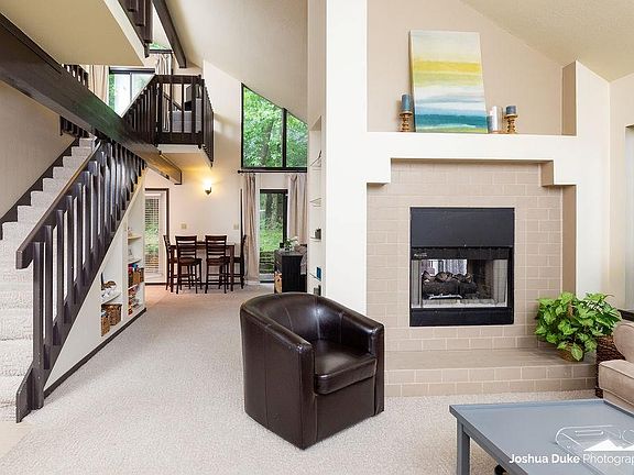 5th image of 3223 N Warwick Dr