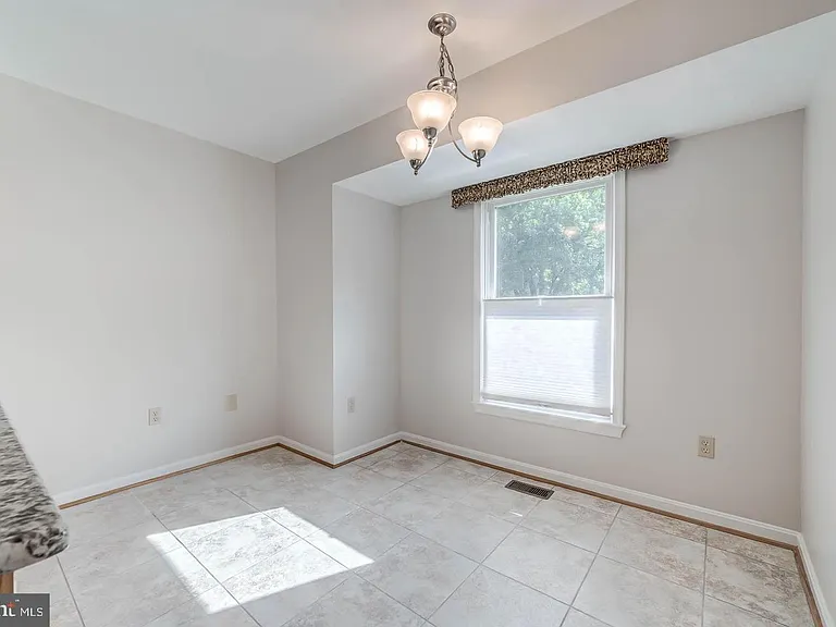 7208 Burton Hill Ct — Photo 11