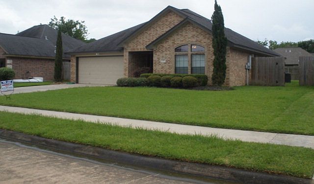 1st image of 105 Brazos Ct