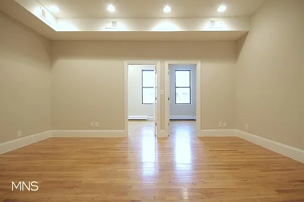 Rented by MNS | media 14