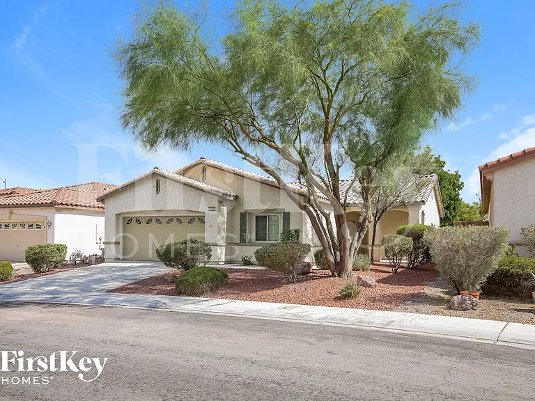 4025 Amberdale Ave — Photo 2