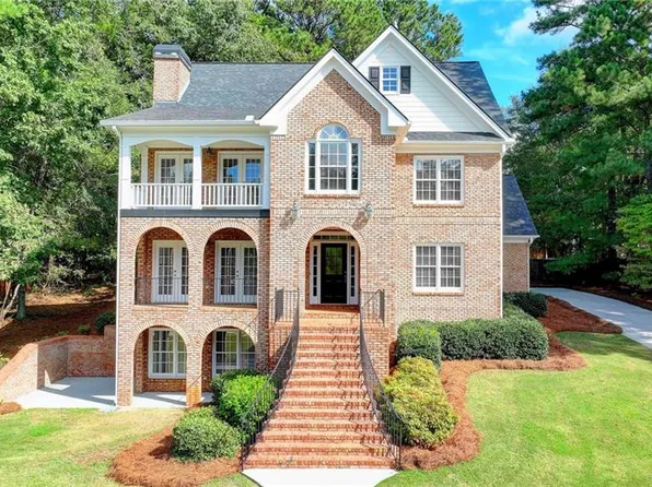 935 Edgewater Dr, Loganville, GA 30052