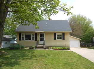 373 N Ottawa St, Zeeland, MI 49464
