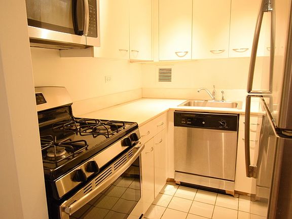5th image of 330 E 38th St APT 36H