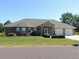 13633 Rosedown Ct, Boonville, MO 65233