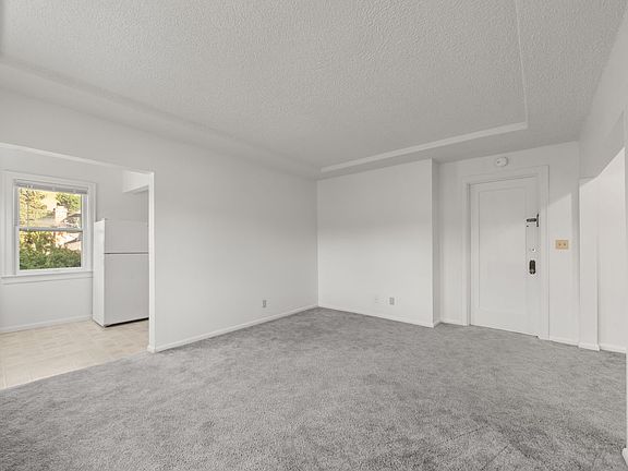 5th image of 1902 3rd St #105