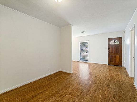 2nd image of 837 Northwood Rd