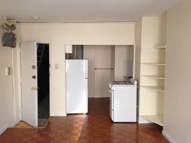 2nd image of 854 E 14th St