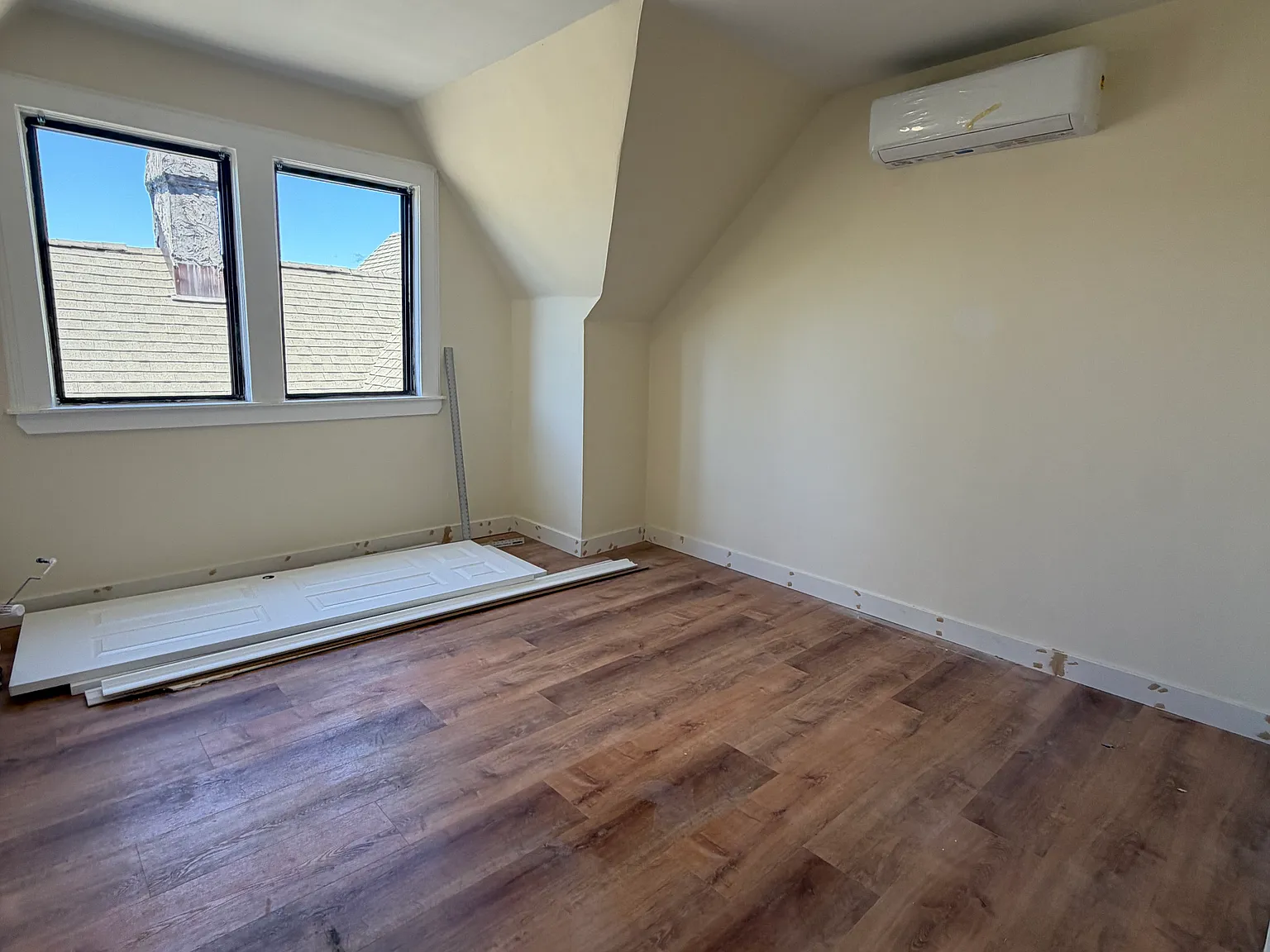 2 bed, 950 sqft, $2,800 — Photo 3