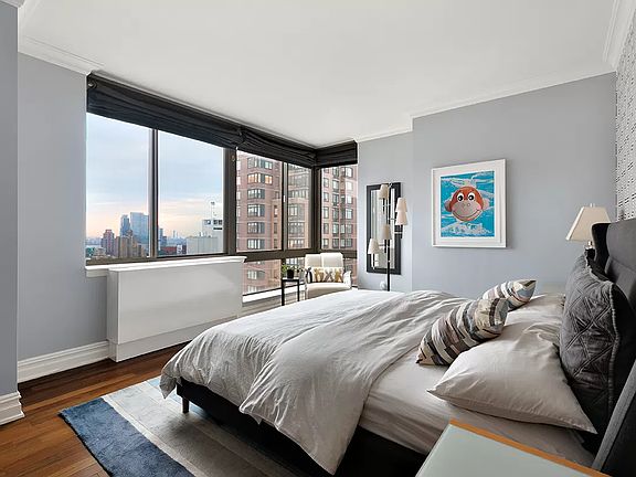 4th image of 2 Columbus Ave #32C