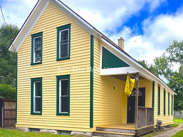 875 10th St NW, Grand Rapids, MI 49504