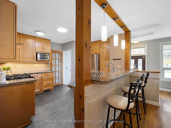 2nd image of 23 Davis Rd