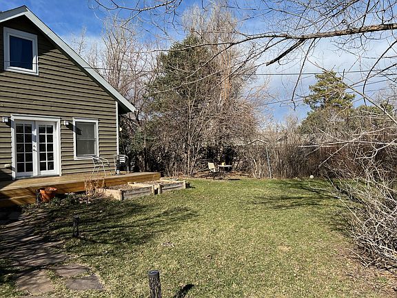 Large front and side yard + multiple planter boxes