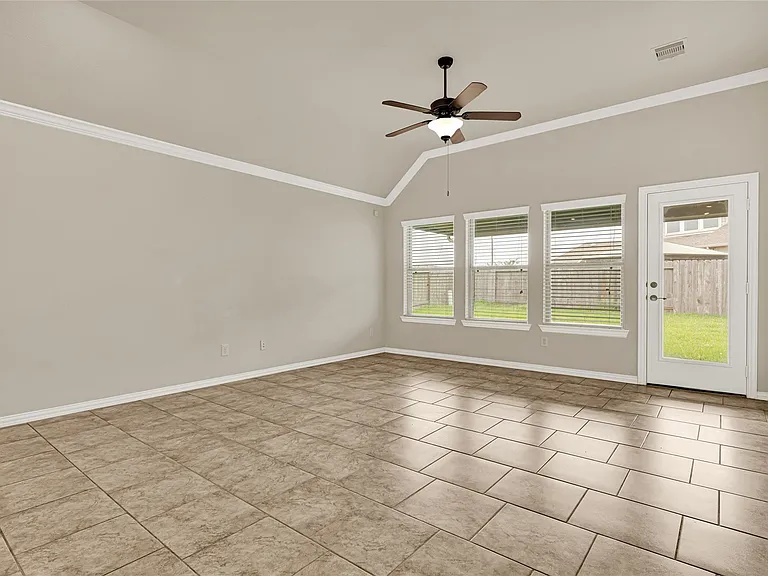 2414 Willow Fall Ln — Photo 10