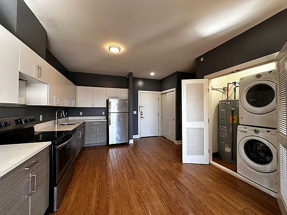 4th image of 428 Bergen Ave #54E