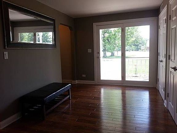3rd image of 35W118 Fox River Dr