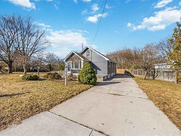 2nd image of 1027 Colborne Rd