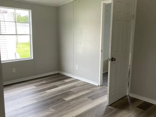 Roddy Road Village Mobile Home Park, 12195 Roddy Rd Trailer 24, Gonzales, LA 70737