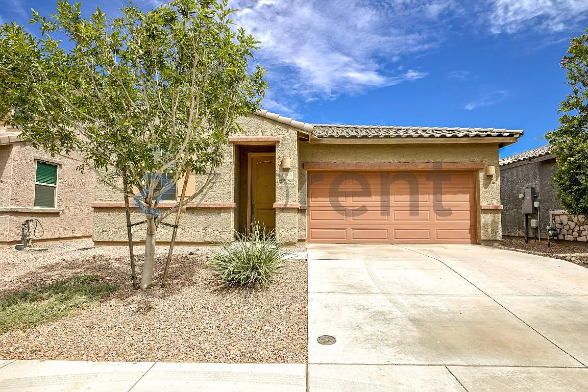 4 bed, 2027 sqft, $2,295 — Photo 2