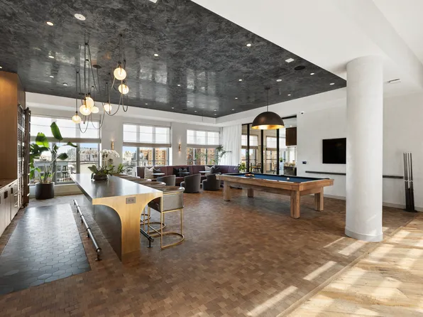 180 Front Street image 17 of 25