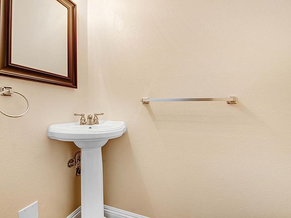 3rd image of 310 Redondo Ave APT 102