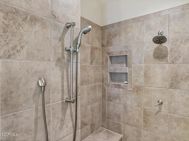 2746 Oak Forest Dr — Photo 23