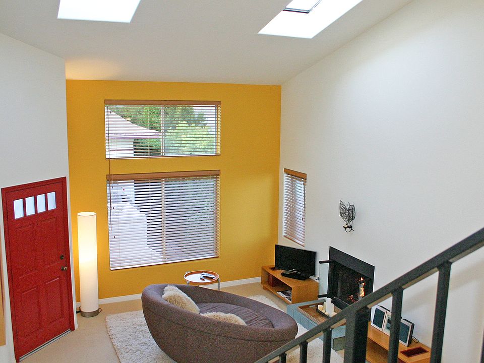 2nd image of 2639 4th St #B