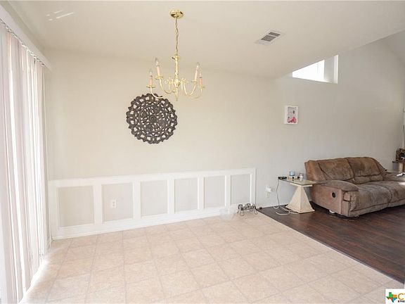 4th image of 2818 Blackburn Dr