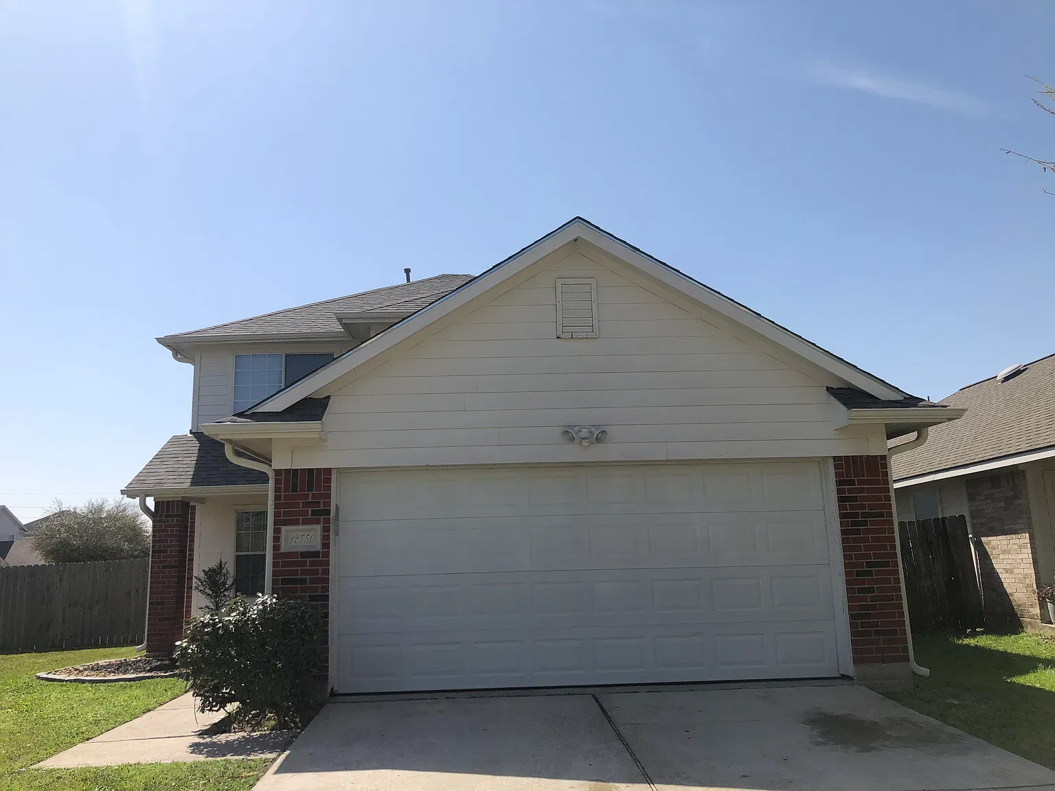 4 bed, 2.5 bath, 1838 sqft, $2,100 — Photo 2