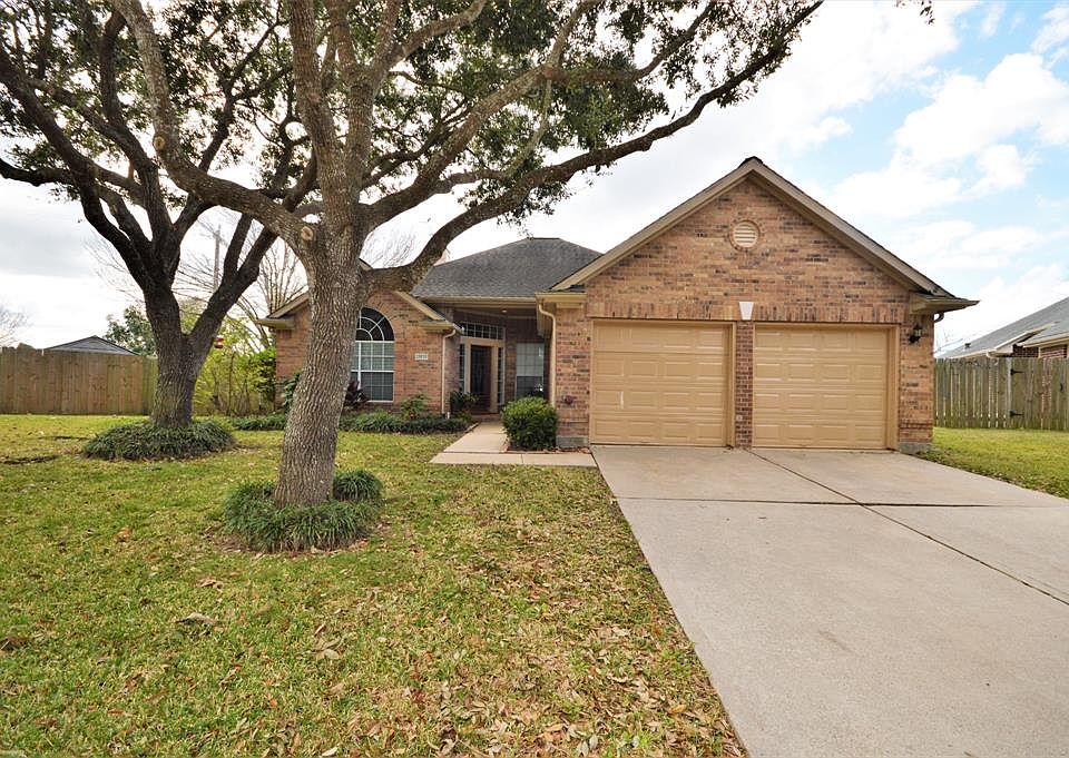 2nd image of 13910 Aspen Knoll Ct