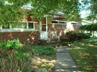 8285 Wright Rd, Broadview Heights, OH 44147