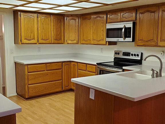 3rd image of 13229 W Serenade Cir