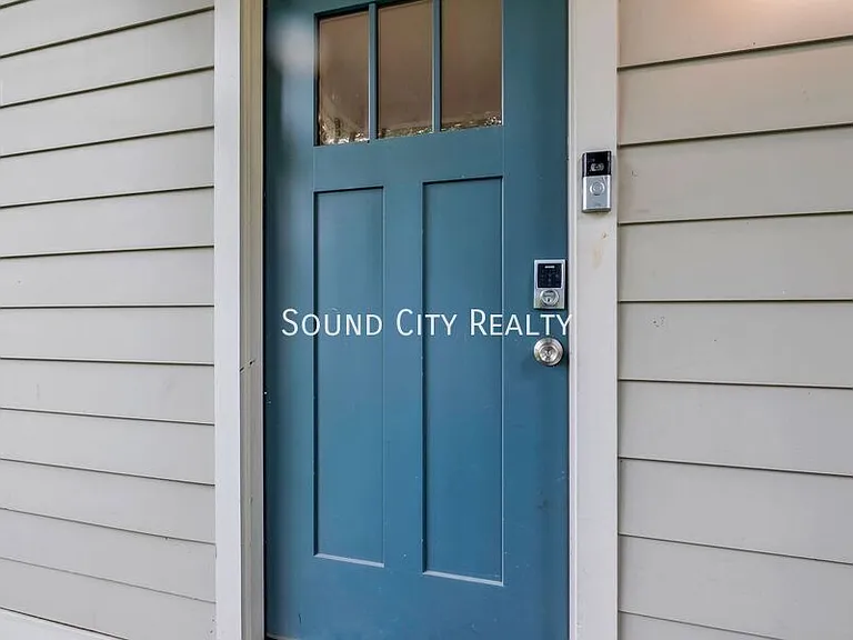 2929 Emery Dr — Photo 11
