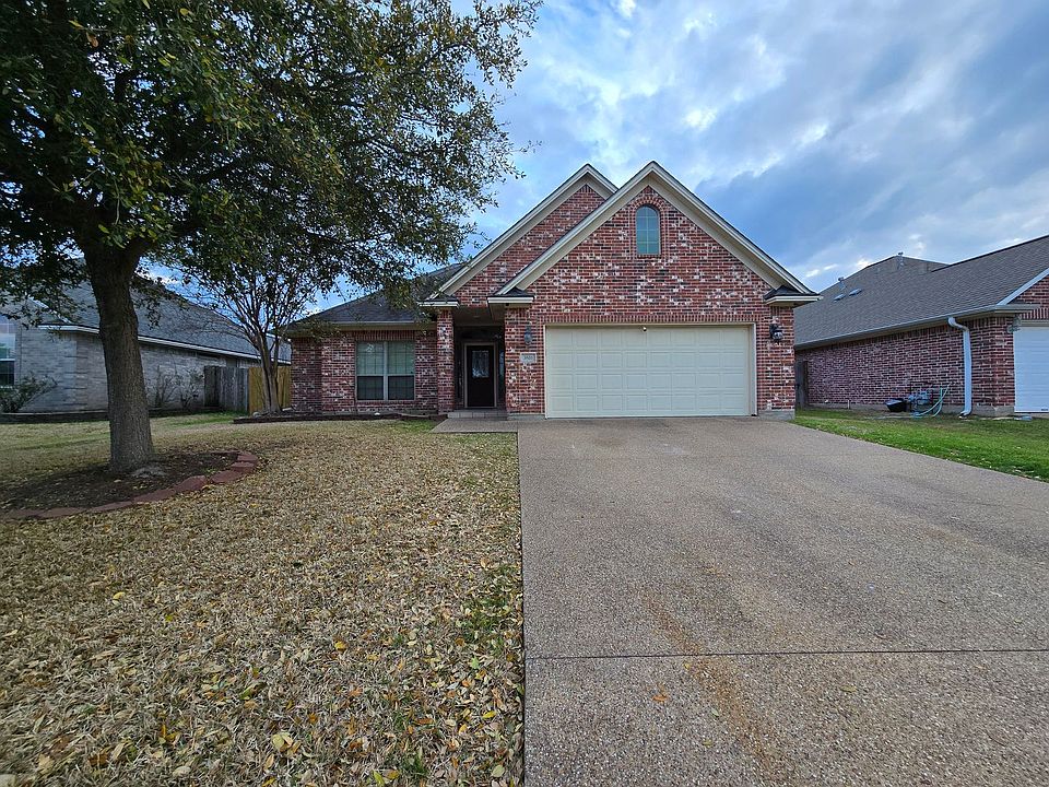2nd image of 3816 Dresden Ln